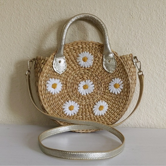 POOLSIDE The Maxine Embroidered Daisy Woven Purse - Picture 15 of 15